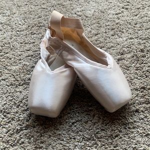 Russian Pointe Shoes